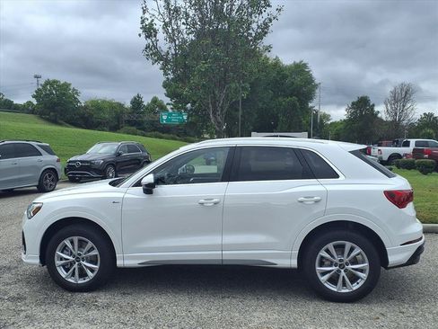 Used 2025 Audi Q3 2.0T Premium w/ Convenience Package AWD/4WD image 5