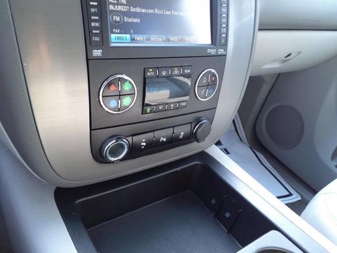 Used 2014 Chevrolet Tahoe LT image 16