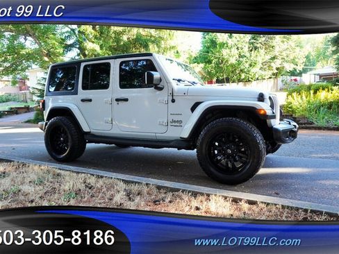 Used 2018 Jeep Wrangler Unlimited Sahara AWD/4WD image 7
