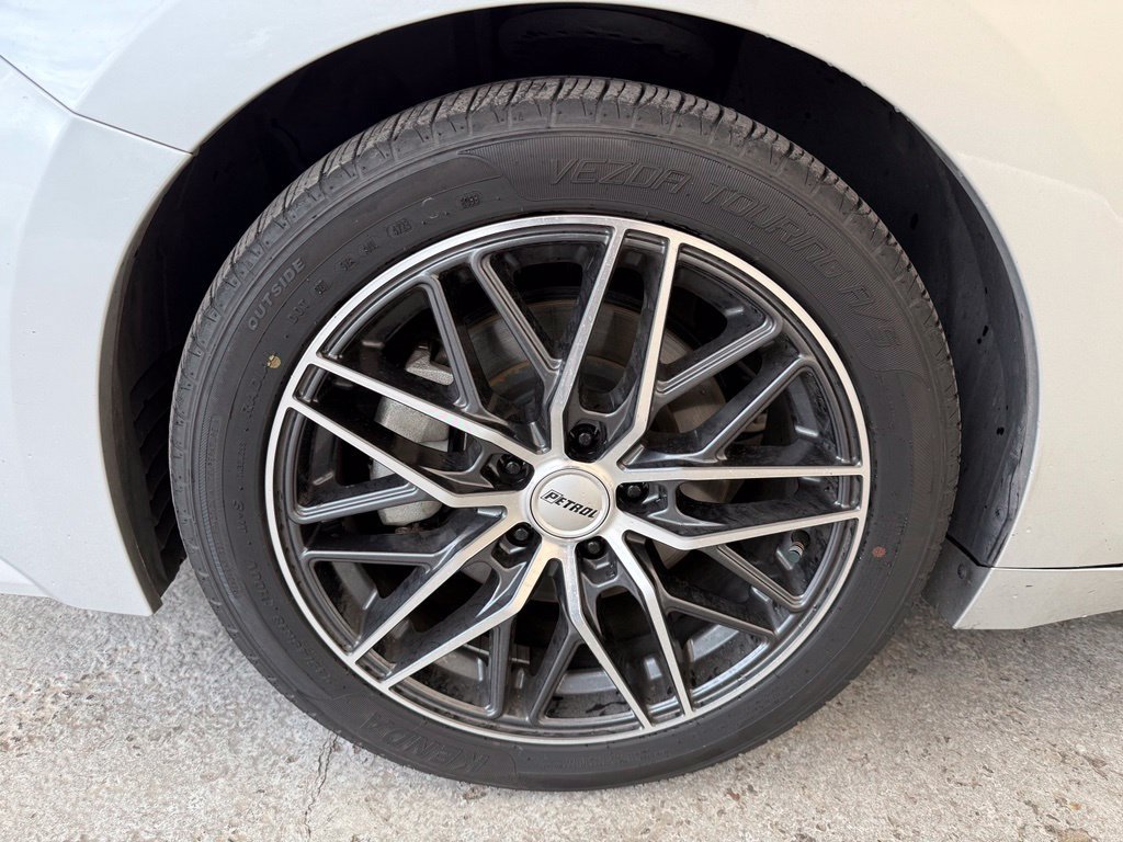 Used 2022 Nissan Maxima SV FWD image 4