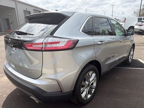 Used 2024 Ford Edge Titanium image 11