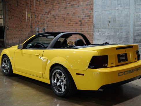 Used 2003 Ford Mustang Cobra image 14