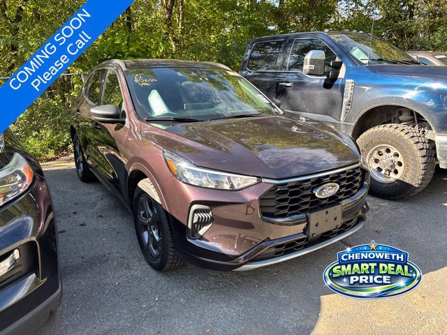 Used 2023 Ford Escape ST-Line w/ Tech Pack #1 AWD/4WD image 2