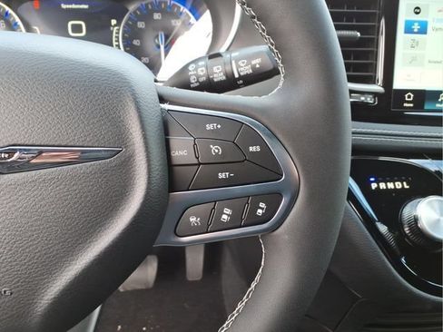 New 2026 Chrysler Pacifica Select FWD image 19