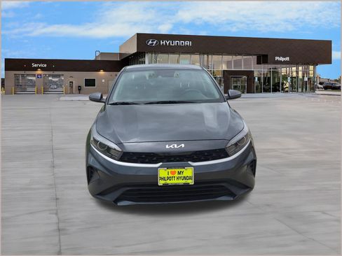 Used 2023 Kia Forte LXS w/ LXS Technology Package image 6
