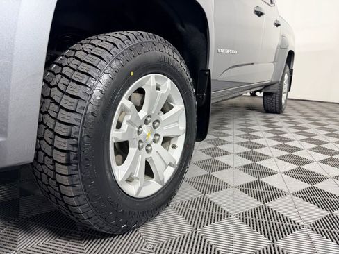 Used 2022 Chevrolet Colorado LT w/ LT Convenience Package image 12