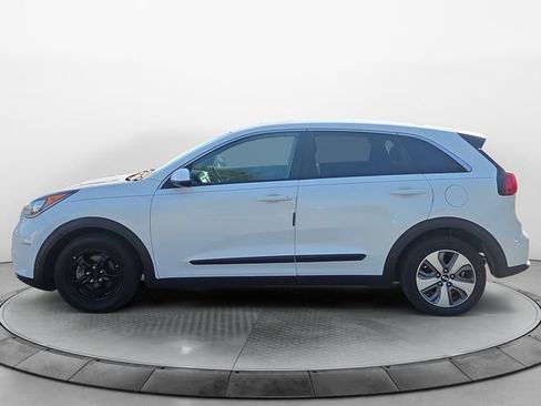 Used 2019 Kia Niro FE FWD image 2