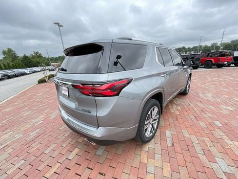 Used 2023 Chevrolet Traverse High Country FWD image 36