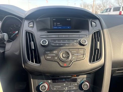 Used 2016 Ford Focus SE image 19