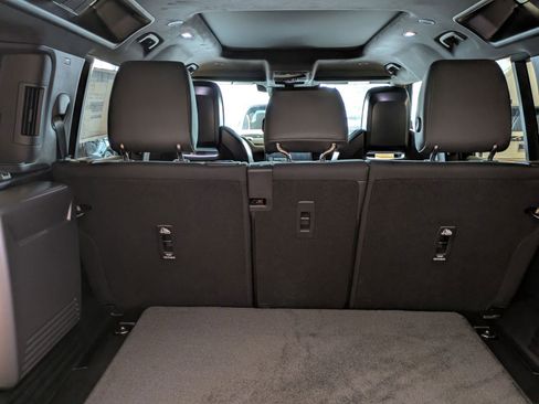 New 2026 Land Rover Defender 110 OCTA AWD/4WD image 30