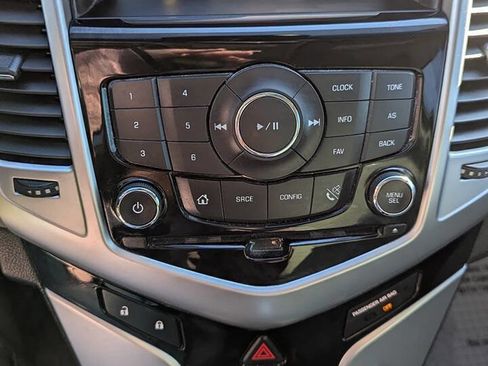 Used 2014 Chevrolet Cruze LT image 10