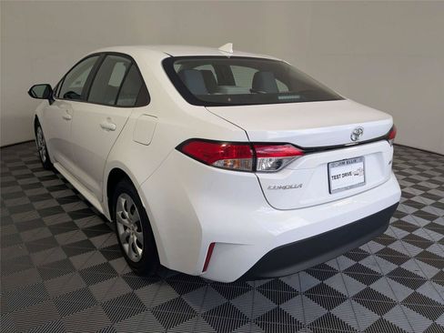 Used 2025 Toyota Corolla LE w/ Convenience Package FWD image 8