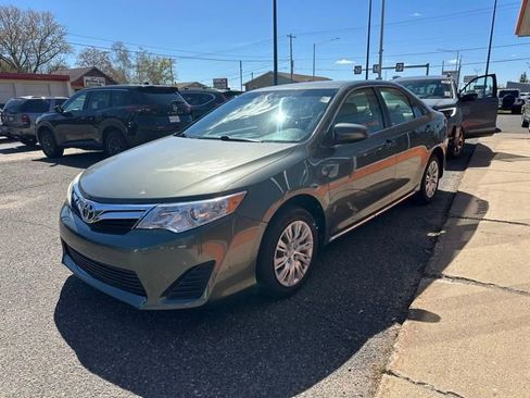 Used 2013 Toyota Camry LE FWD image 3