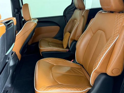 Certified 2024 Chrysler Pacifica Pinnacle image 27