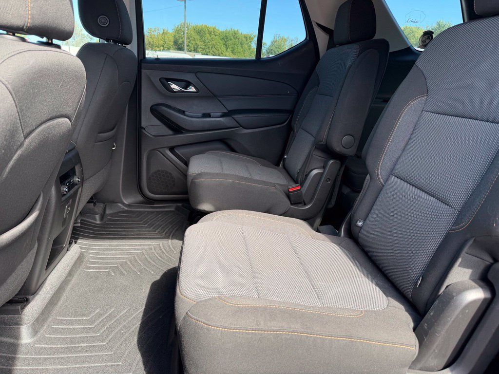 Used 2021 Chevrolet Traverse LT FWD image 11