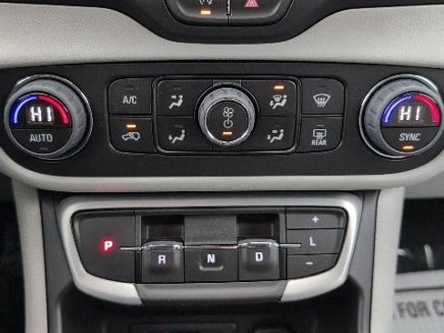 Used 2023 GMC Terrain SLT w/ LPO, Floor Liner Package image 18