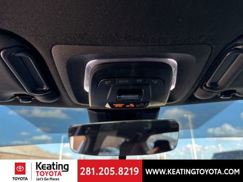 Used 2023 Toyota Corolla SE image 22