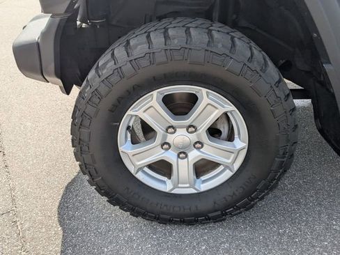 Used 2020 Jeep Wrangler Sport AWD/4WD image 26