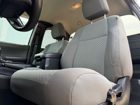 Used 2020 Toyota Tacoma SR AWD/4WD image 10