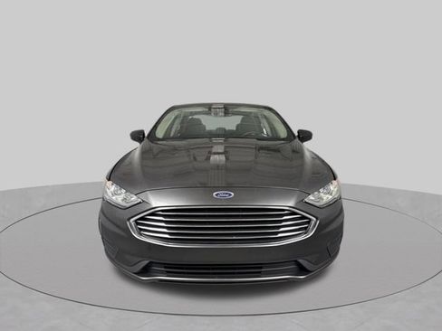 Used 2019 Ford Fusion SE FWD image 3