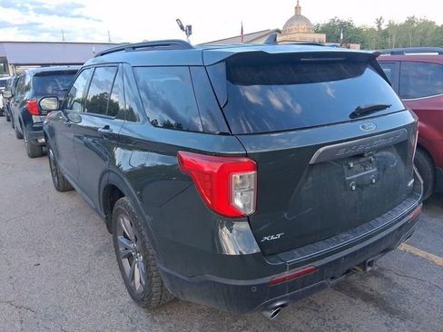 Used 2021 Ford Explorer XLT w/ Equipment Group 202A AWD/4WD image 4