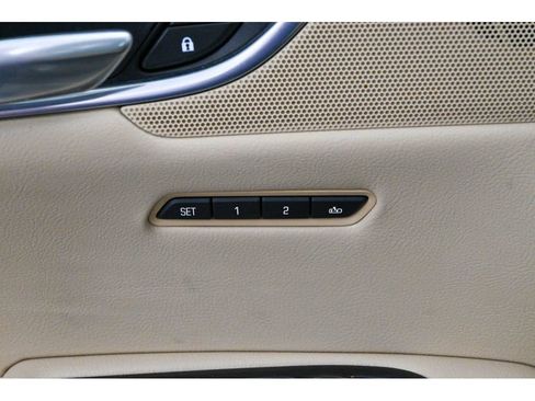 Used 2018 Cadillac XT5 Luxury w/ Driver Awareness Package image 29