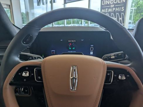 Used 2025 Lincoln Aviator Black Label w/ Jet Appearance Package AWD/4WD image 14