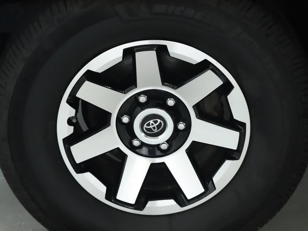 Used 2021 Toyota 4Runner TRD Off-Road Premium w/ Moonroof Package AWD/4WD image 37