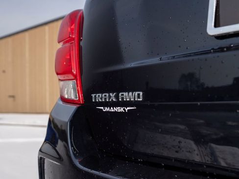 Certified 2021 Chevrolet Trax LT w/ Driver Confidence Package image 14