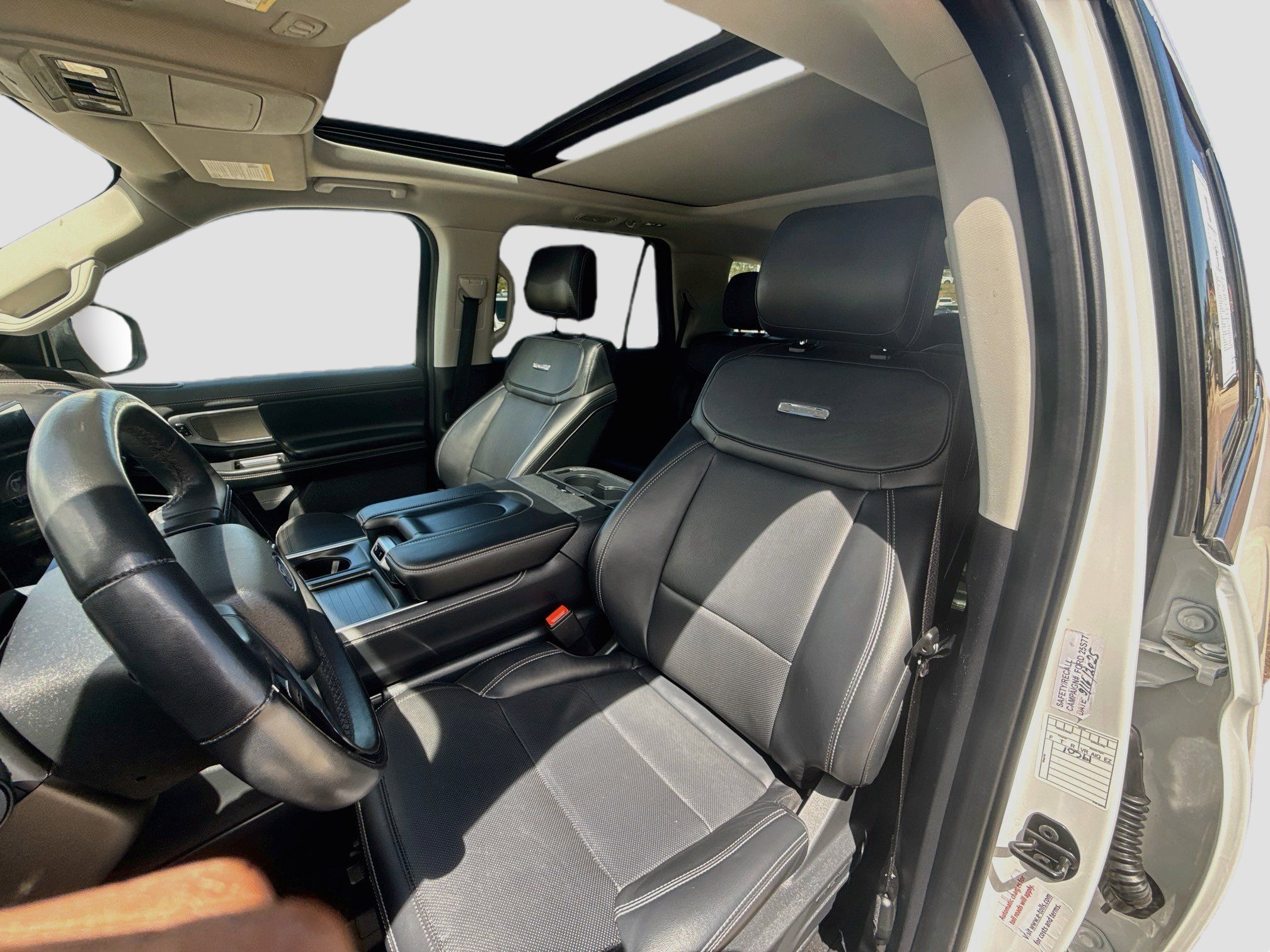 Used 2025 Ford Expedition Platinum AWD/4WD image 13