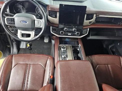 Used 2023 Ford Expedition Max Limited AWD/4WD image 2