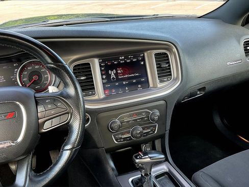Certified 2022 Dodge Charger GT image 6