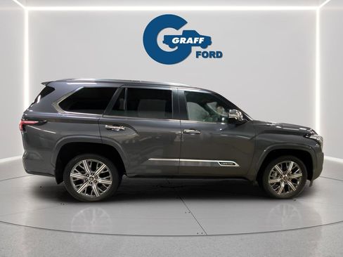 Used 2024 Toyota Sequoia Capstone AWD/4WD image 10
