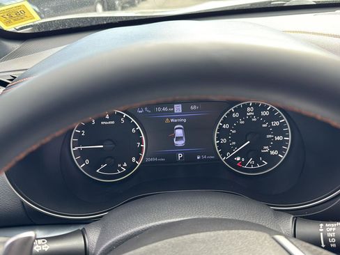 Used 2023 Nissan Maxima SR w/ Sport Mat Group FWD image 9