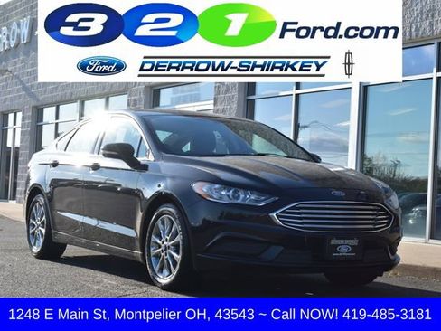 Used 2017 Ford Fusion SE w/ Fusion SE Technology Package FWD image 1
