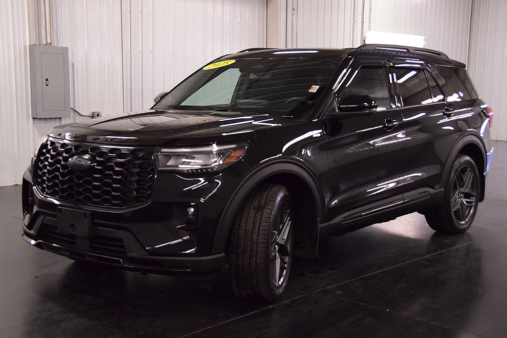 Used 2025 Ford Explorer ST-Line w/ Premium Package AWD/4WD image 3