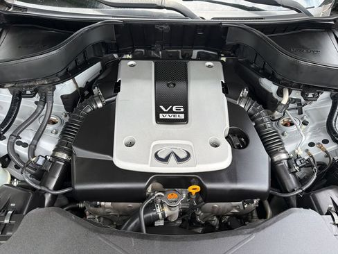 Used 2017 INFINITI QX70 2WD w/ Premium Package image 17