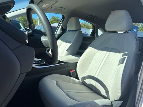 Certified 2023 Hyundai Sonata SEL w/ Preferred Accessory Package image 11