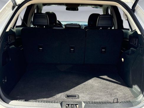 Used 2019 Ford Edge Titanium image 11