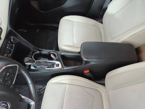 Used 2022 Buick Encore GX Preferred w/ Cold Weather Comfort Package FWD image 17