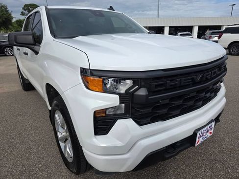 Used 2023 Chevrolet Silverado 1500 Custom RWD image 2