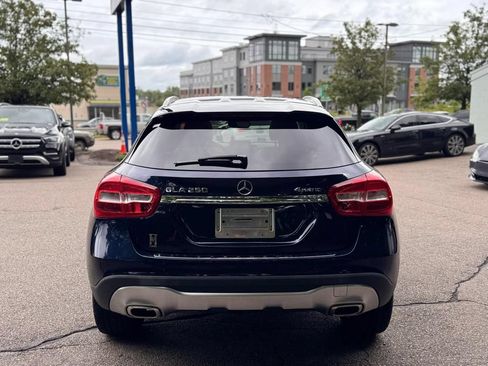 Used 2019 Mercedes-Benz GLA 250 4MATIC w/ Premium Package image 5
