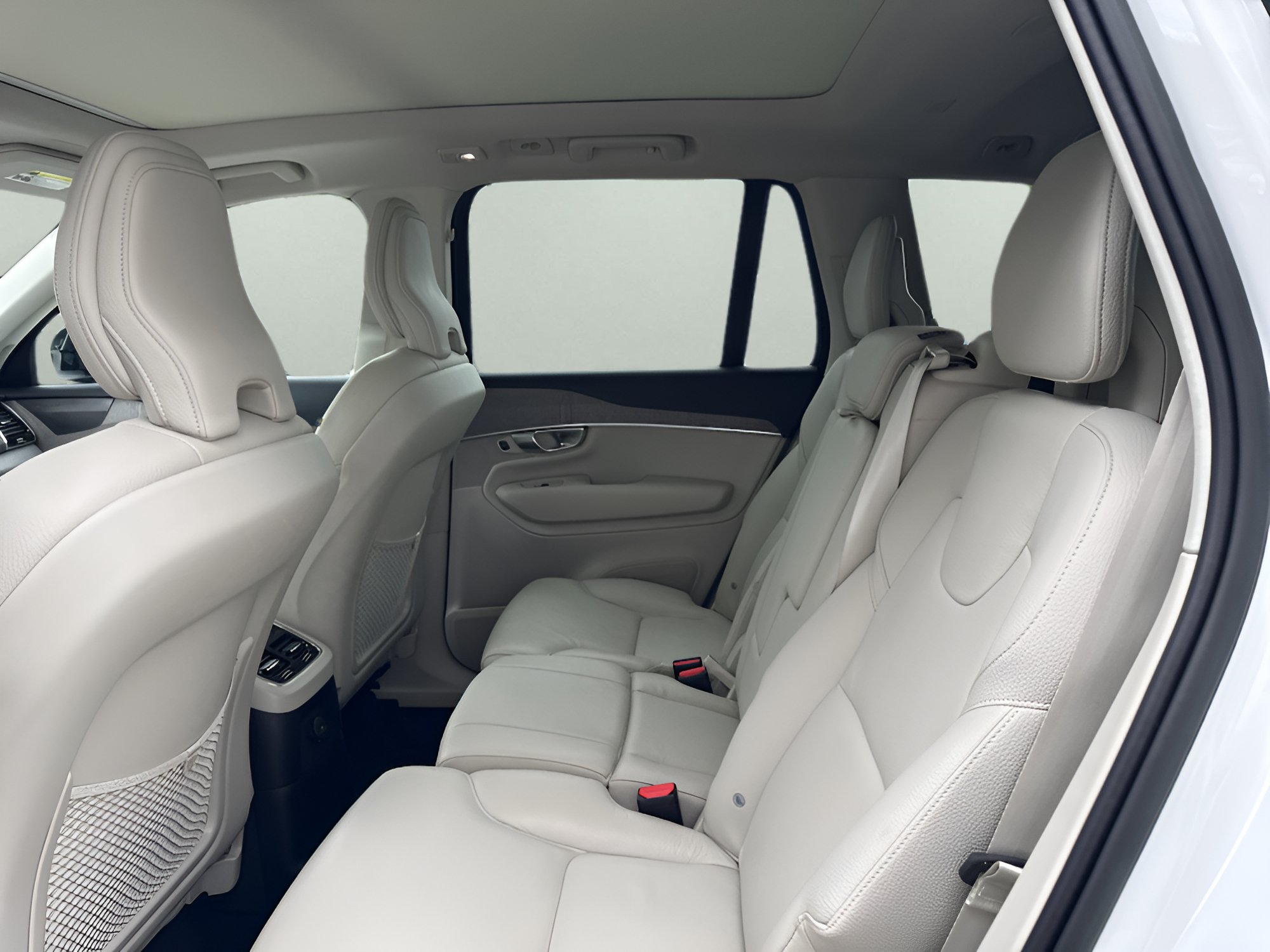 Certified 2023 Volvo XC90 T8 Plus w/ Protection Package Premier AWD/4WD image 10