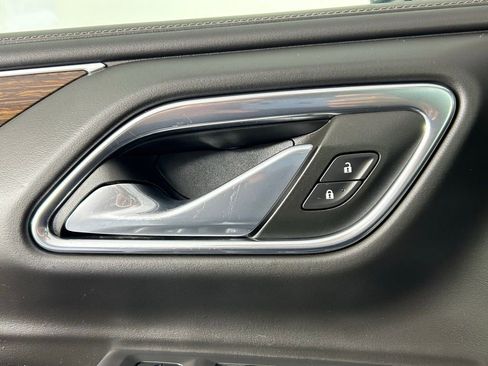 Used 2023 Chevrolet Suburban High Country w/ Premium Package image 40