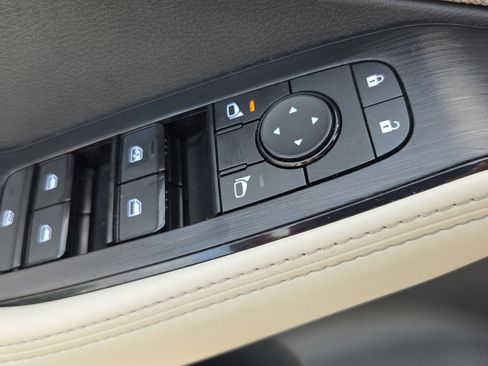 Used 2021 Nissan Rogue SV FWD image 28