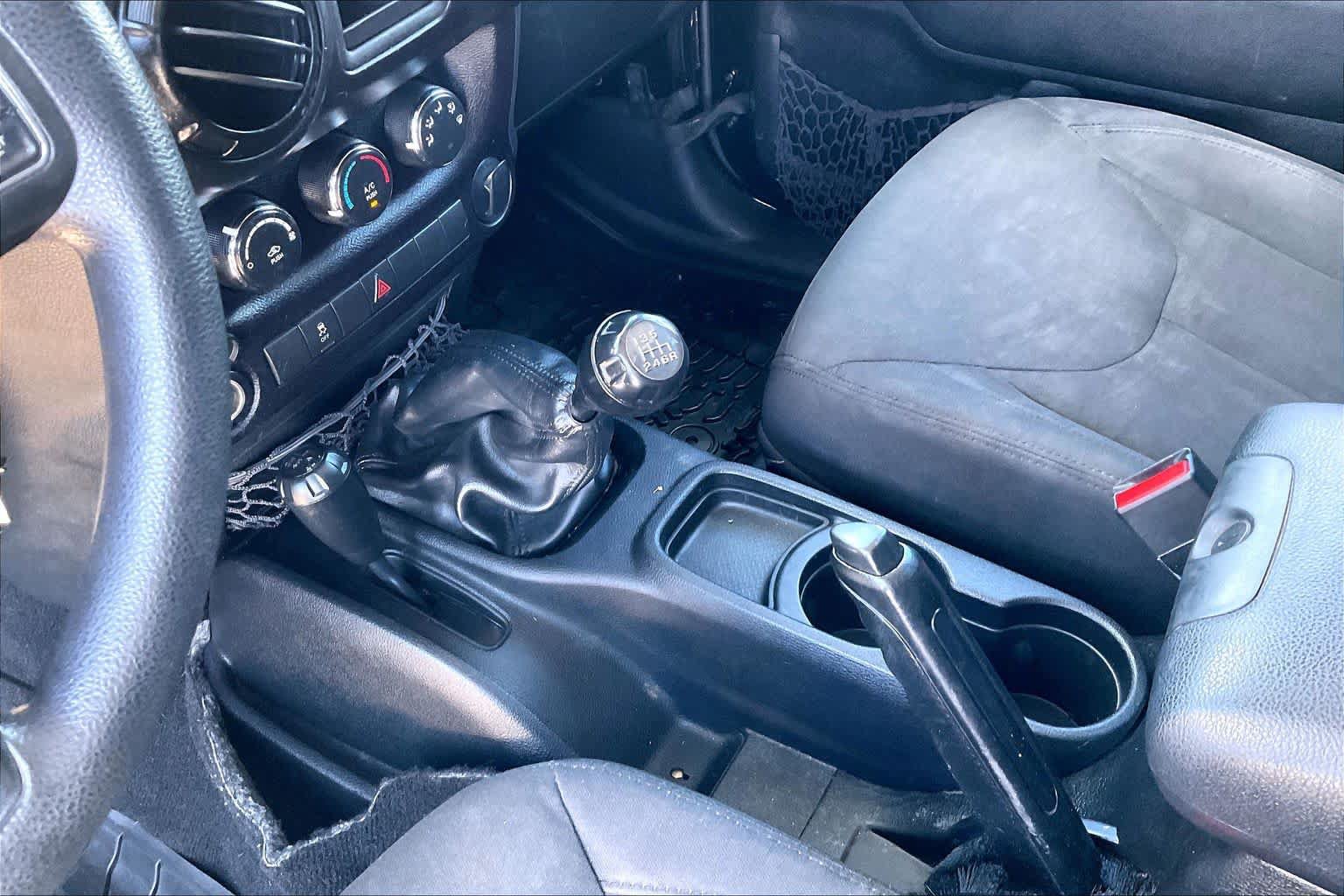 Used 2015 Jeep Wrangler Unlimited Sport AWD/4WD image 15