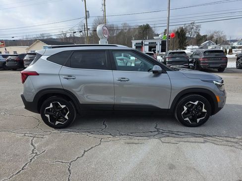 Used 2024 Kia Seltos EX image 6