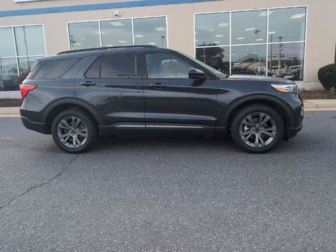 Certified 2023 Ford Explorer XLT w/ Equipment Group 202A AWD/4WD image 4