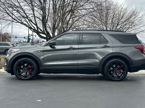 Certified 2020 Ford Explorer ST w/ ST Street Pack image 5