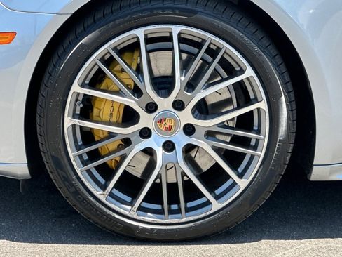 Certified 2021 Porsche Panamera image 27